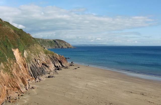 Amazing modern holiday home, EV Charger, family friendly, big garden 10min beach