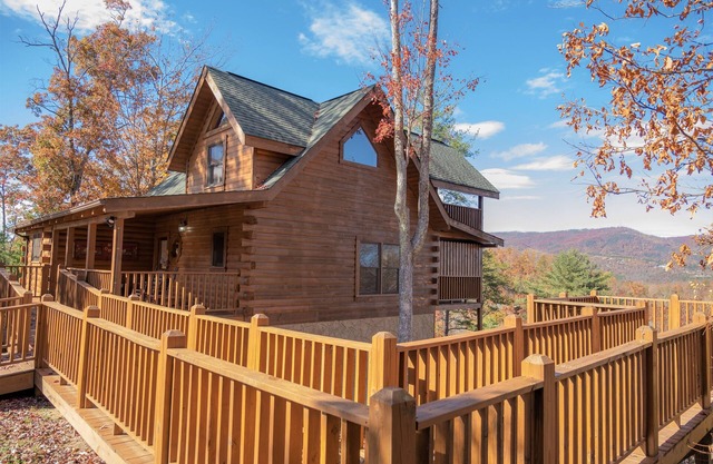 Amazing Mountain View! Pool Table, Arcade Game, Hot Tub