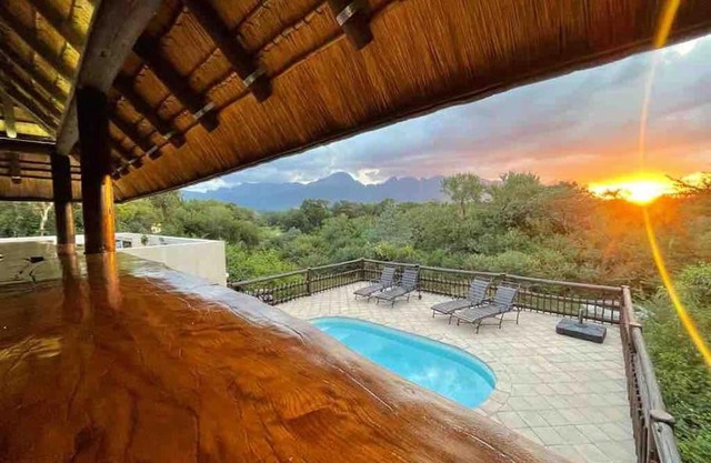 Amazing mountain views! Solar powered!