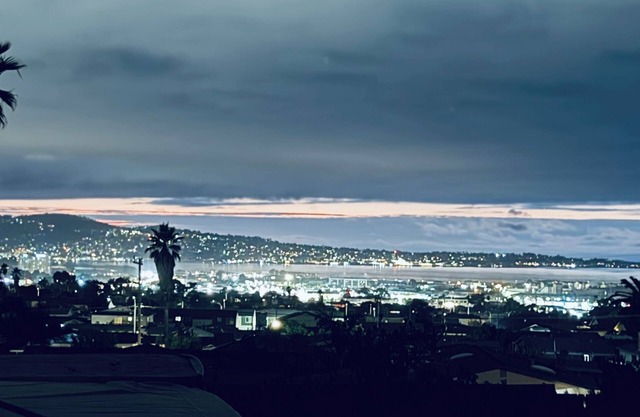 Amazing Panoramic Views of Monterey Bay w Hot Tub & Cold Plunge 3 bed 2 bath