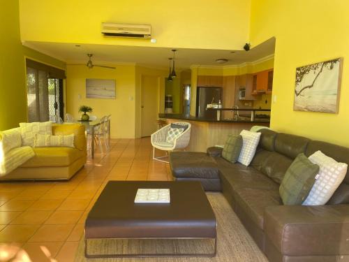 Amazing Perfect Family Home - GC Beach location