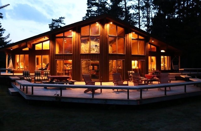Amazing Private Lodge, on end of Peninsula ~ Sand Bottom lake.