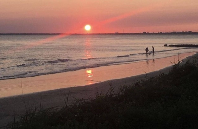 Amazing Sunsets & Virtually Private Beach