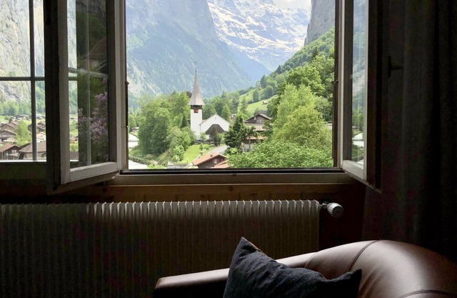 Amazing Views, Charm and Comfort
