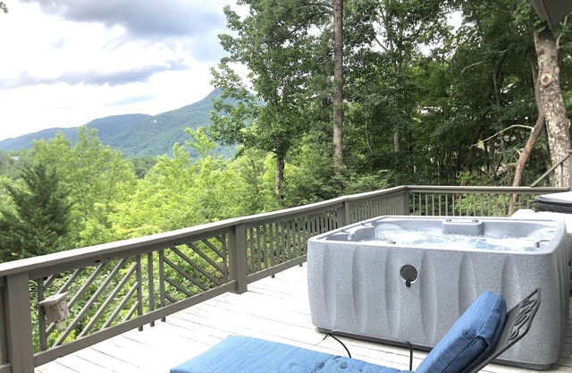 Amazing Views Hot Tub In gates of Rumbling Bald CORPORATE DISCOUNT