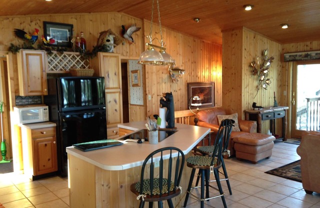 Amazing Waterfront Cabin on Placid Lake