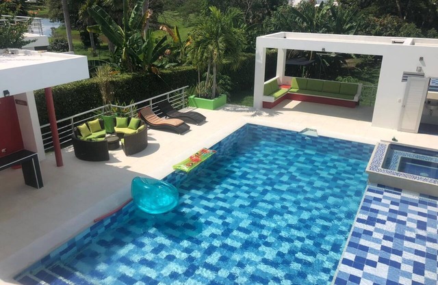 Amazonas C25 Rodeado DE Naturaleza