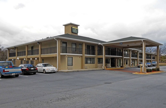 Americas Best Inn & Suites - Decatur