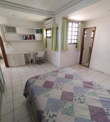 Ampla Casa Duplex com 4 suítes