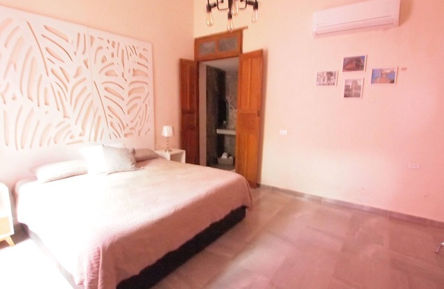 Amplia Suite de 2R con Cocineta, Comedor, Patio y Mini Alberca Privada