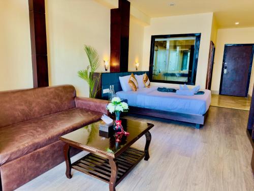 AN Resort Mashobra ! balcony view rooms ! parking ! open terrace ! playing zone ! FREE BONFIRE