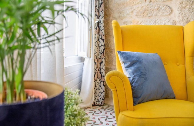 Anchor House floor in Walls with wifi