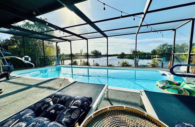 Anclote Oasis - Tarpon Springs - Waterfront Sunsets & Private Pool