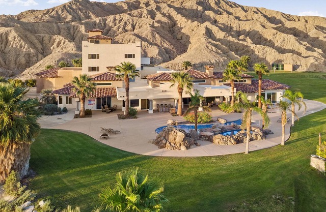 Andreas Oasis | $500 Uber Credit | Festival Availability | BOOK NOW!