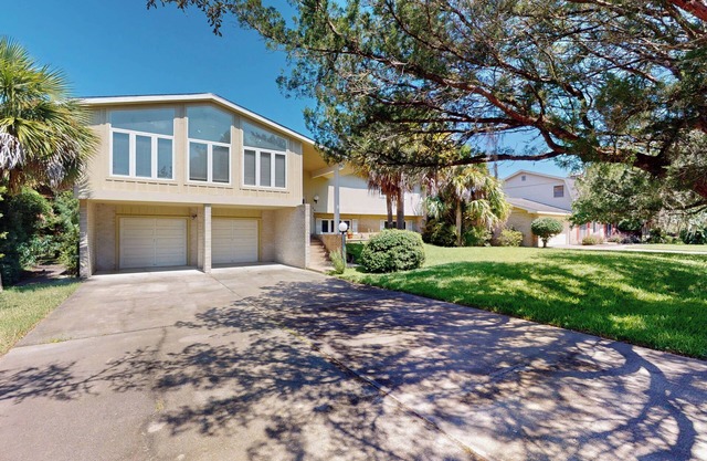 Andrews Cottage 3 bedrooms, 2.5 bathrooms