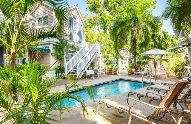 Andrews Inn & Garden Cottages