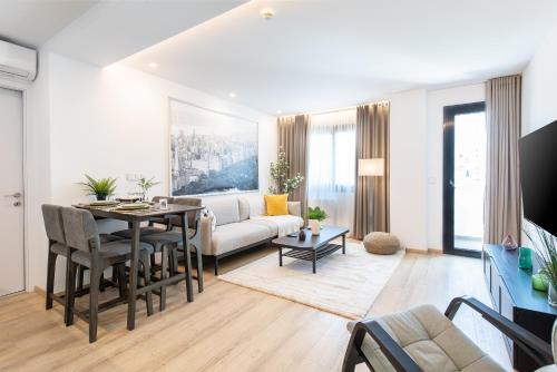 Anemoi Home - Luxe Stay with Pool & Gym by TT