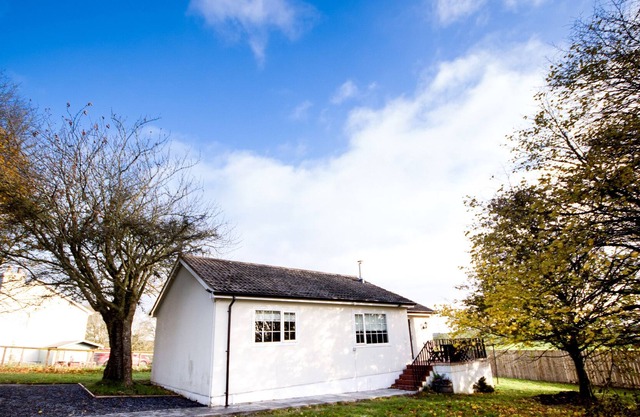 ANNACLOY COTTAGE, family friendly in Annacloy, County Down