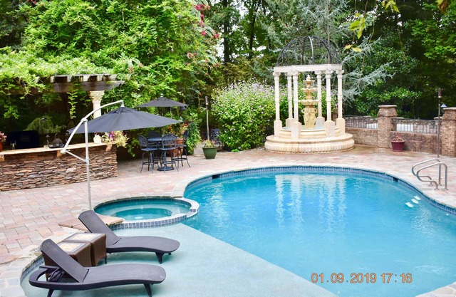 Annapolis Area Private, 3 Bedroom Pool, Jacuzzi & Sauna & Casino-Like Game Room