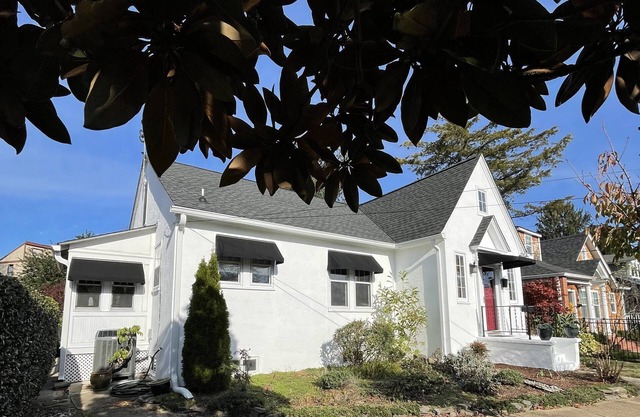 Annapolis-Eastport Cottage Home - Walk Everywhere - RV Van Parking & Hook-up too