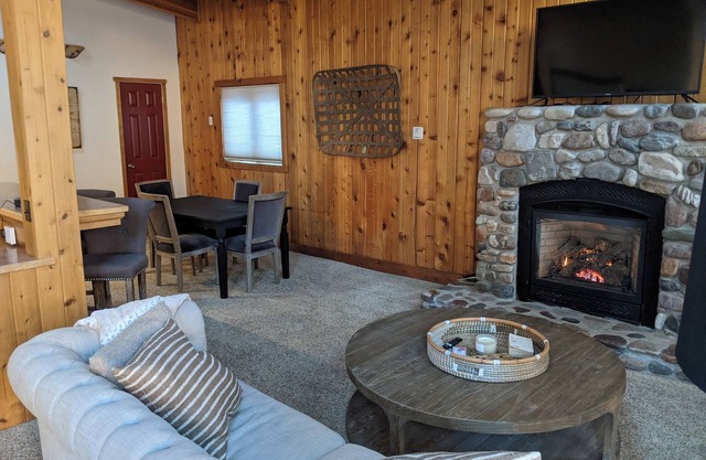 Annie Oakley's Outpost - Large 1-Bedroom in the Heart of Challis