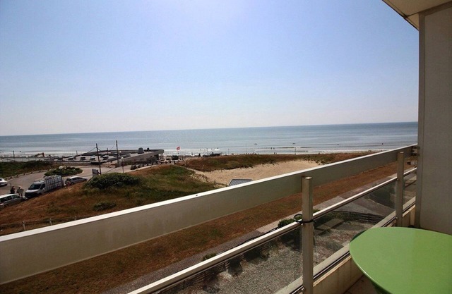 Annonce Professionnelle. Appartement Avec Très Belle vue Mer, 2ème Étage, Pour 4 Personnes max