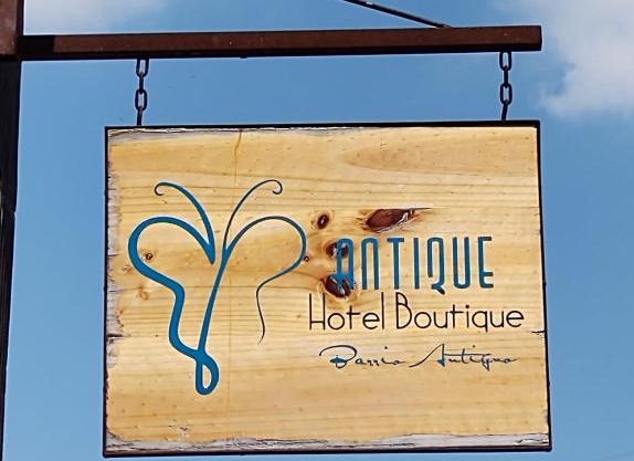 ANTIQUE Barrio Antiguo
