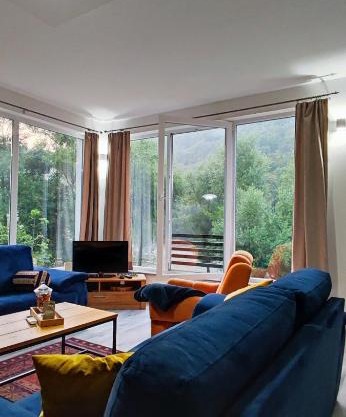Anur House