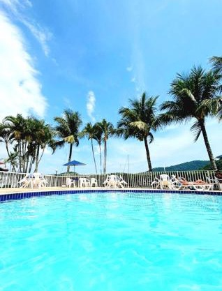 Apê 2 Qtos Beira Mar Piscina e Marina