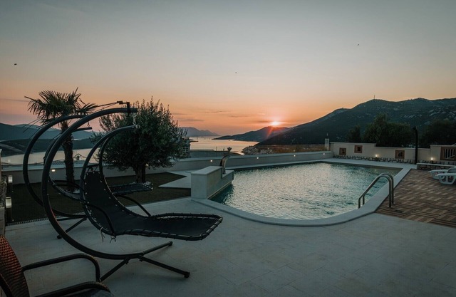 Ap with private pool.