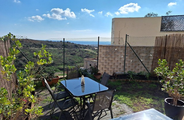 Apartamento de 3 Habitaciones con Jardín Privado