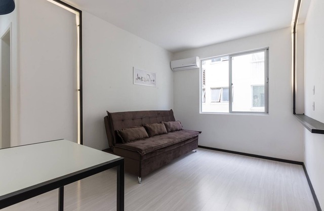 Apartamento com Estilo Único Junto a Beira Mar de Florianópolis