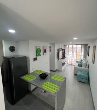 Apartaestudio amoblado, Edificio avanzzare T1 604