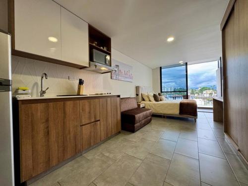 Apartaestudio con balcón en zona top