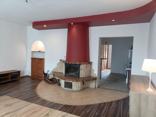 Apartament z kominkiem