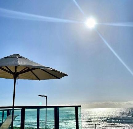 Apartamento completo, pe na areia e piscina