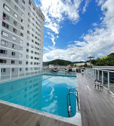 Apartamento de 2 Quartos com Piscina e Academia e Garagem Brinquedoteca