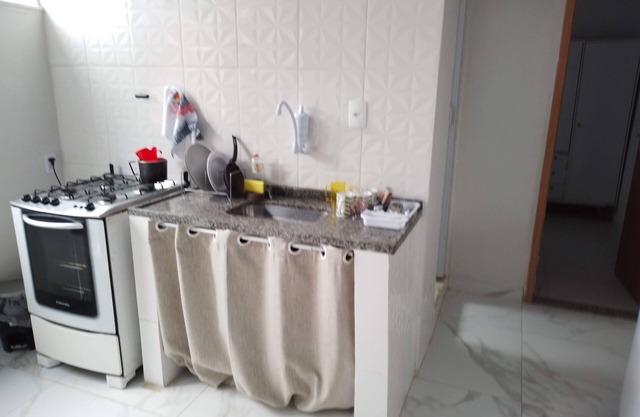 Apartamento em condomínio, guarita 24 horas , ambiente arborizado .