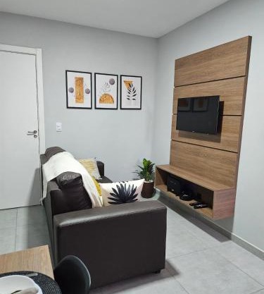 Apartamento inteiro, ar-condicionado e vaga de garagem