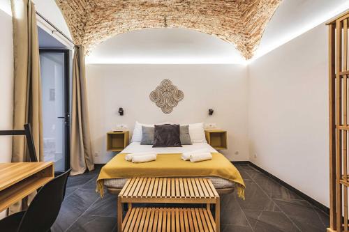 Apartamentos Cáceres Central Suites "Torres de Cáceres"