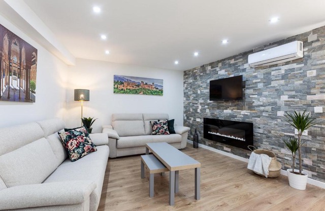 Apartamentos Reina Isabel