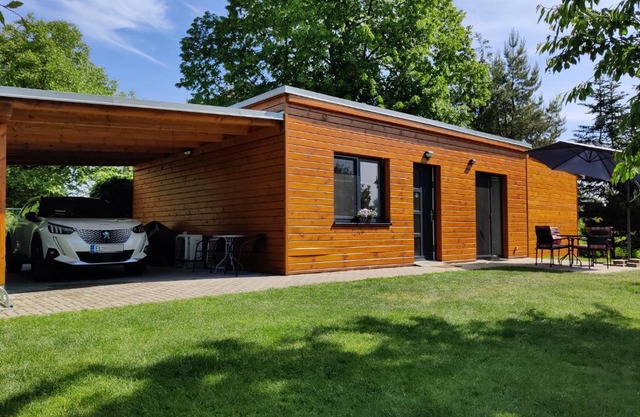 Apartman pod lipou - samostatny objekt - carport