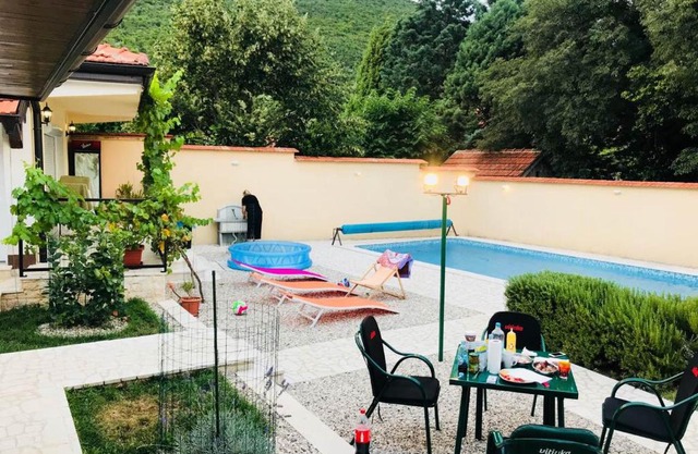 apartmani sa bazenom i saunom