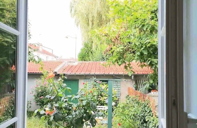 Apartment with its own garden, very serene.