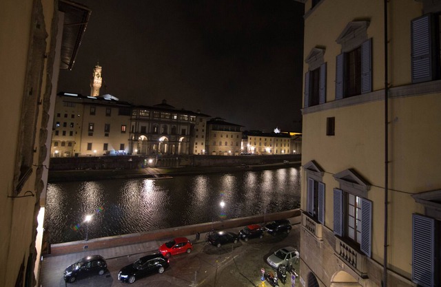 Apartment 6 double, triple, quadruple rooms - beautiful view over the Arno river