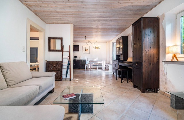 Apartment 'Alte Polizeistelle Ferienwohnung 2' with Private Terrace, Private Garden and Wi-Fi