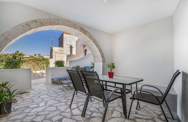 Apartment 'Angel’s 1' with Shared Terrace, Wi-Fi and Air Conditioning
