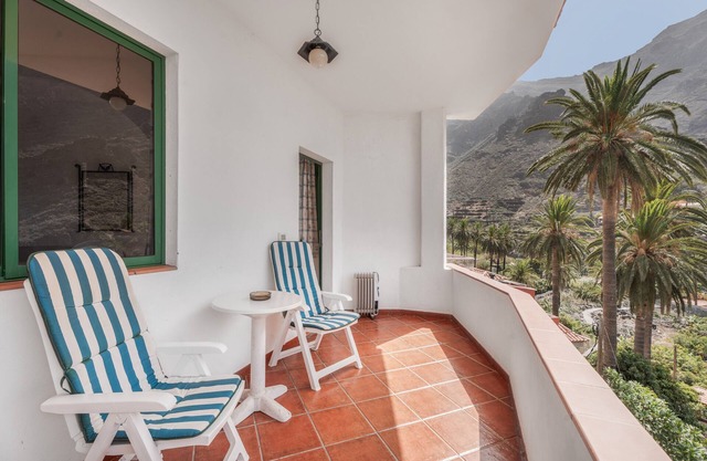 Apartment 'Apartamento Nayara B' with Sea View, Shared Terrace and Wi-Fi
