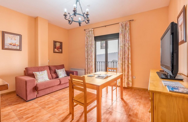 Apartment 'Apartamento De 2 A 4 Personas' with Lake View, Balcony and Wi-Fi