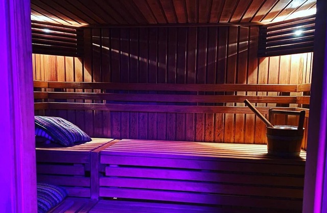 Apartment at the bathing lake with private sauna/terrace